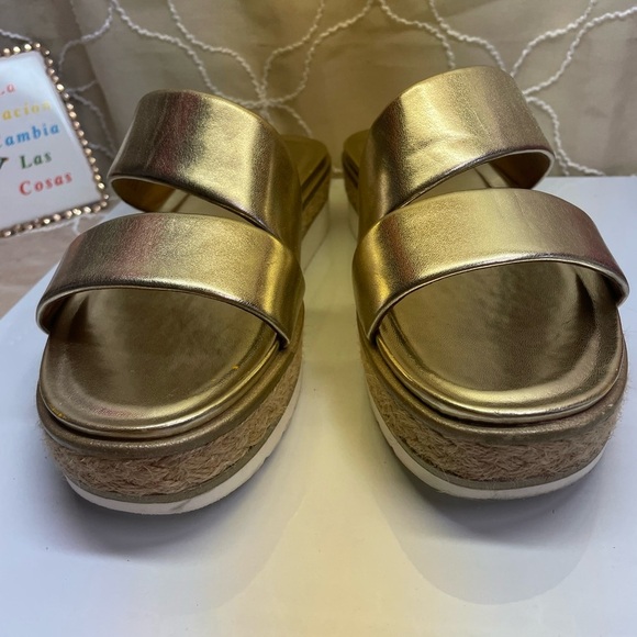 (P3) Franco Sarto gold leather platform sandals, women's size 8 - Picture 3 of 13